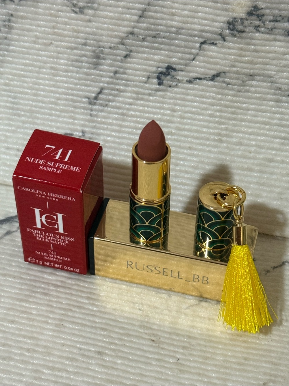 Carolina Herrera Mini Blur Matte Nude Lipstick - Picture 3 of 10